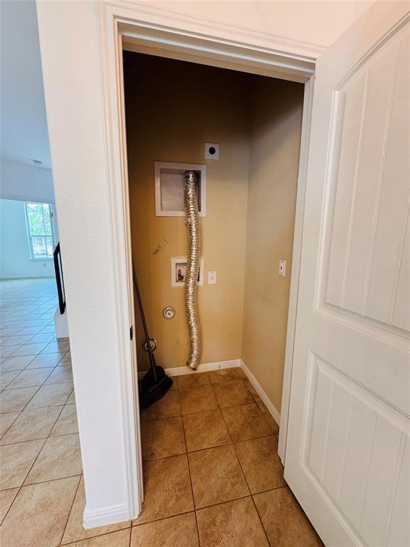 Building Photo - 402 Crater Lake Dr
