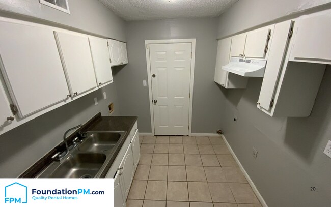 Building Photo - 2961 Grenadier Cove