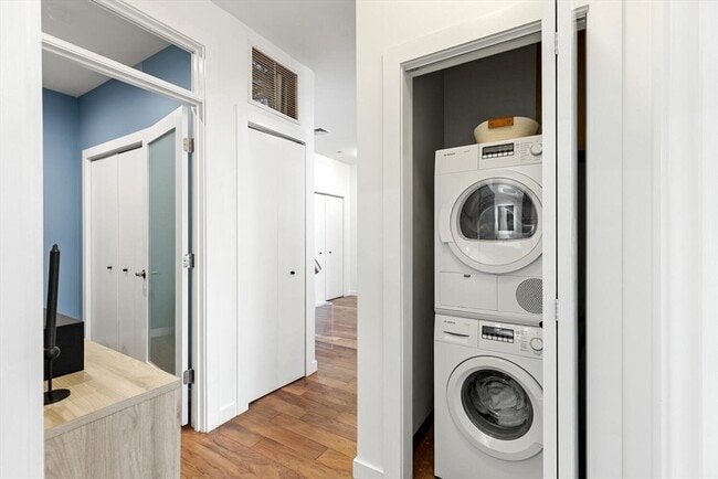 Building Photo - 45 1st Ave