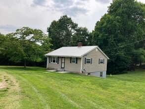 Building Photo - Cozy 2 bedroom in Oakridge