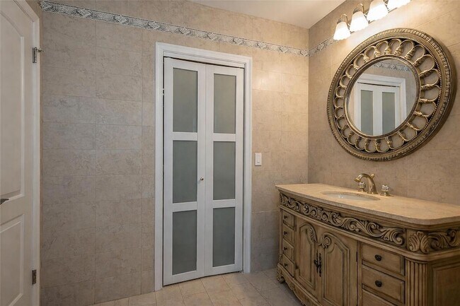 Building Photo - 5701 SW 136th St