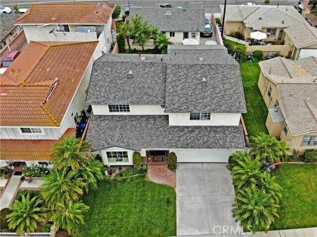 Building Photo - 8520 Fontana St