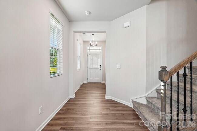 Building Photo - 15618 Little Bluestem St