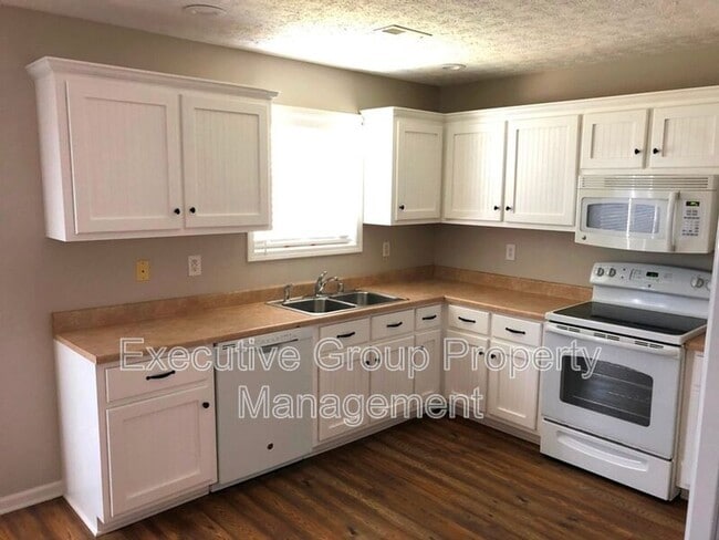 Building Photo - 275 Oxmoor Dr
