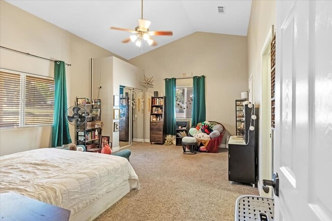 Building Photo - Stallion Springs Home!