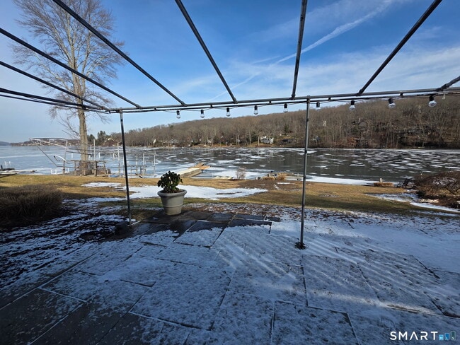 Building Photo - 23 Cedar Dr