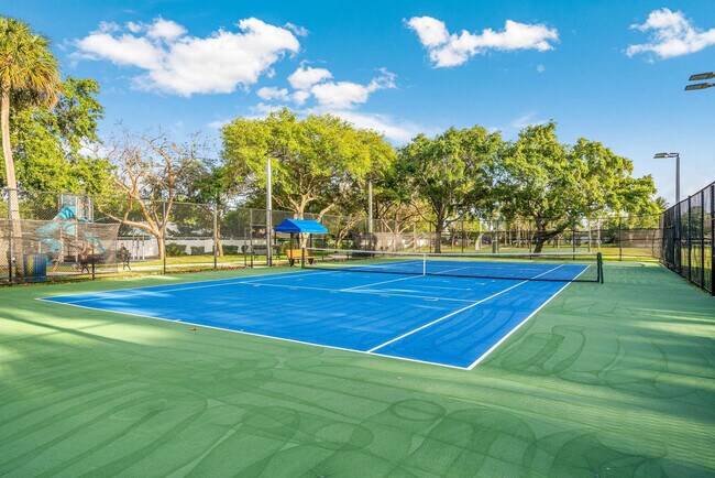 Building Photo - 1526 SW 20th Ave