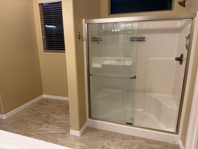 Building Photo - Beautiful 3 bedroom 2 bath 2 car garage home in Pronghorn Ranch!