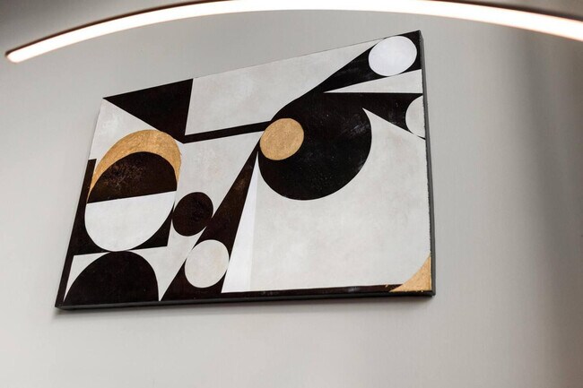 Building Photo - 1220 SW Washington St