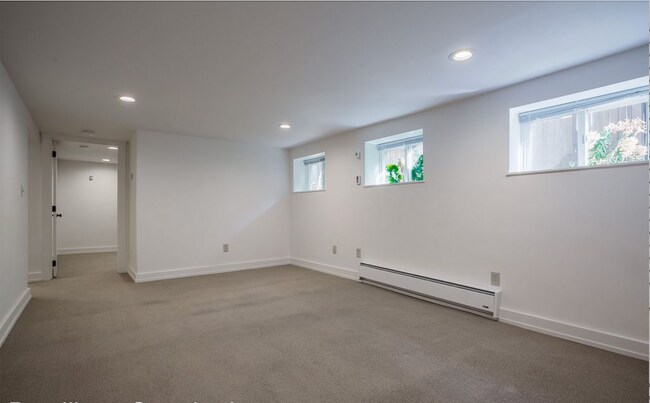 Building Photo - Updated One Bedroom in Beautifully Convert...