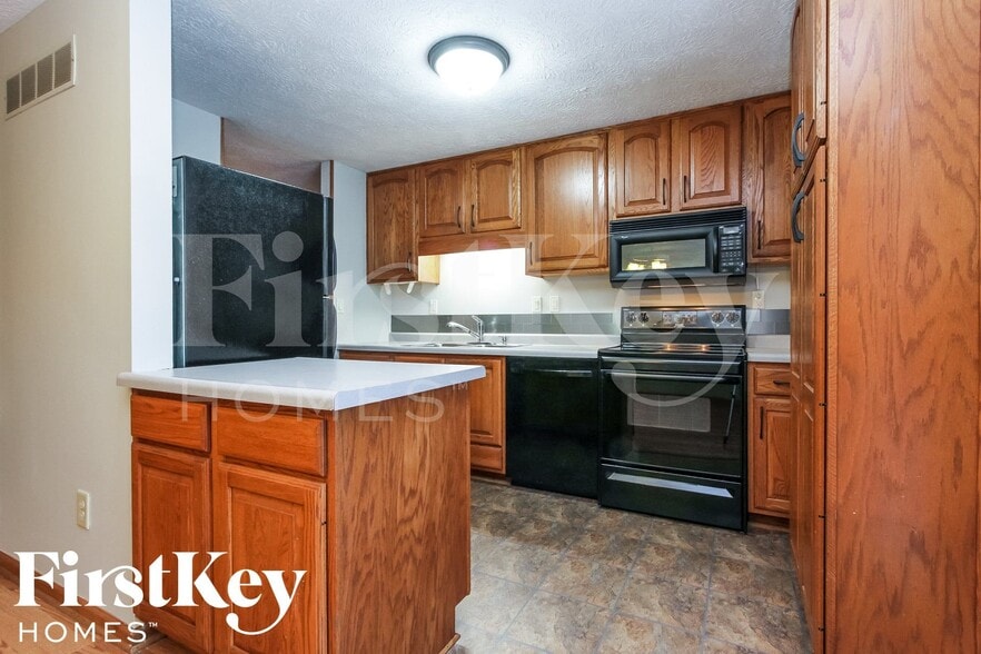 Building Photo - 6702 Revere Ln