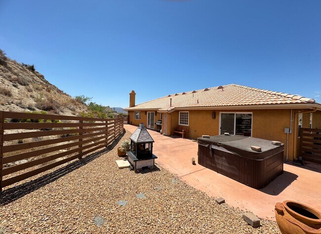 Building Photo - 3Bedroom/2Bathroom Coming soon July 2025!