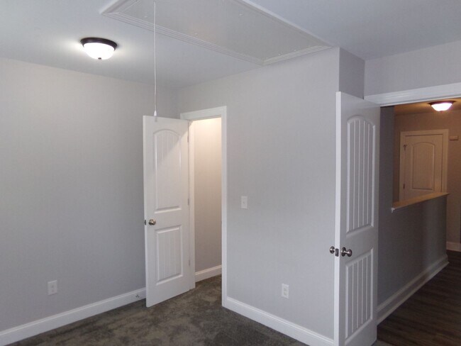 Building Photo - Beautiful Home in Indian Hills