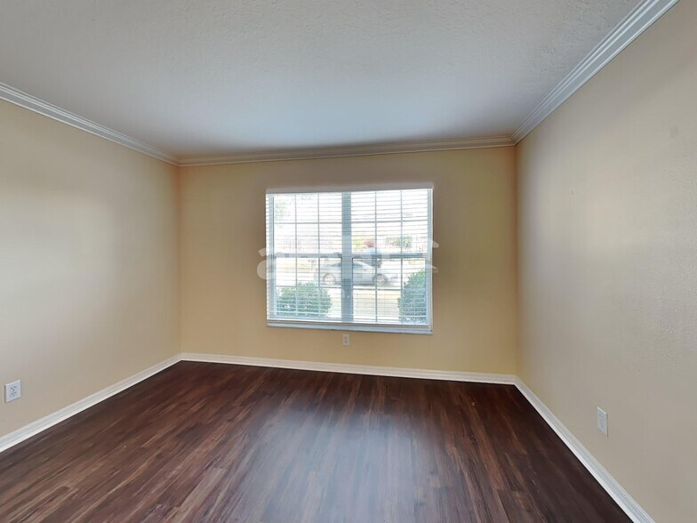 Building Photo - 4021 Kingsfield Dr