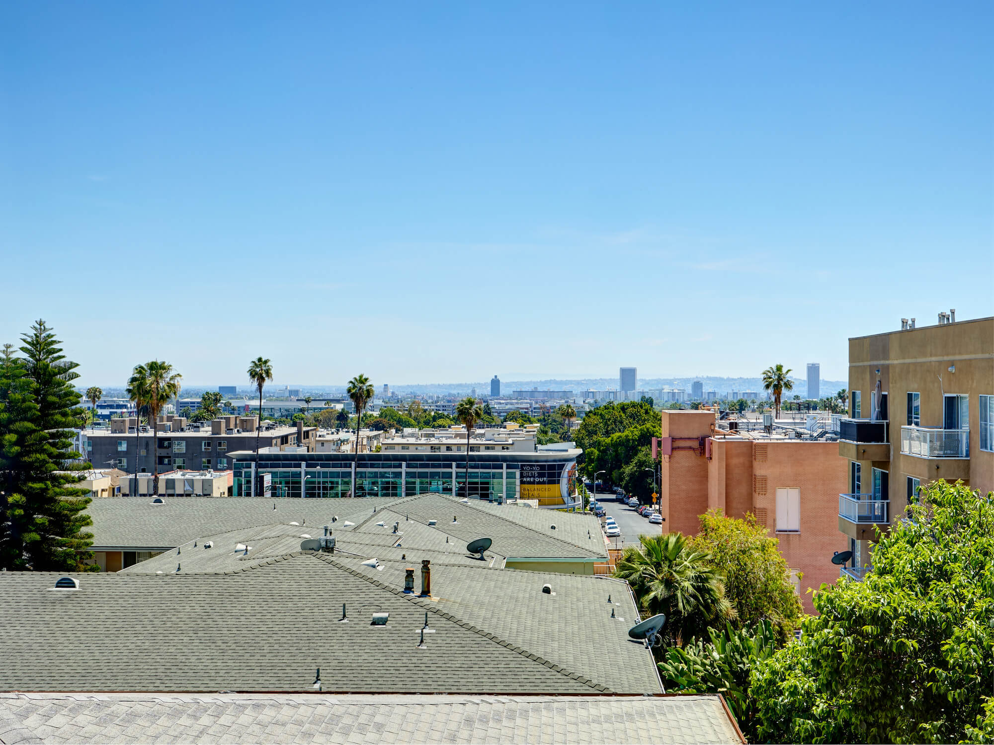 Building Photo - 7320 Hawthorn Ave