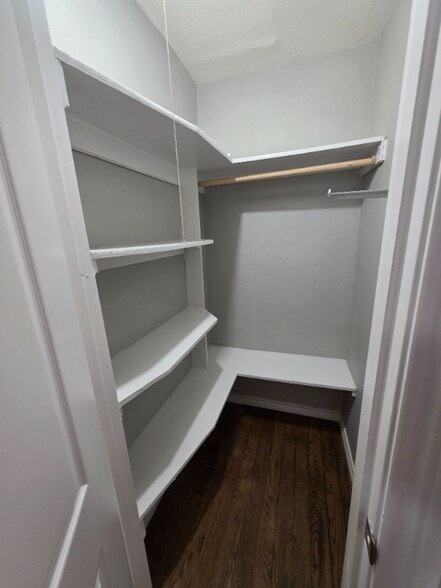 Building Photo - 1650 Ruthdale Dr