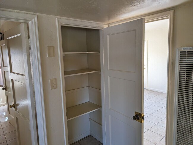 Building Photo - Nevada 4-Plex