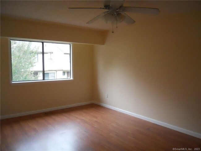 Building Photo - 525 Cypress Rd