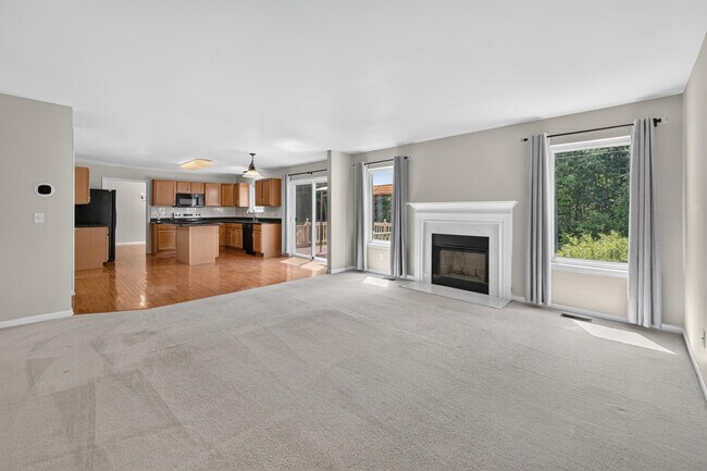 Building Photo - 392 Sedgewood Ln