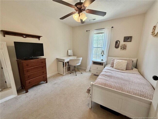 Building Photo - 234 Pender Rd