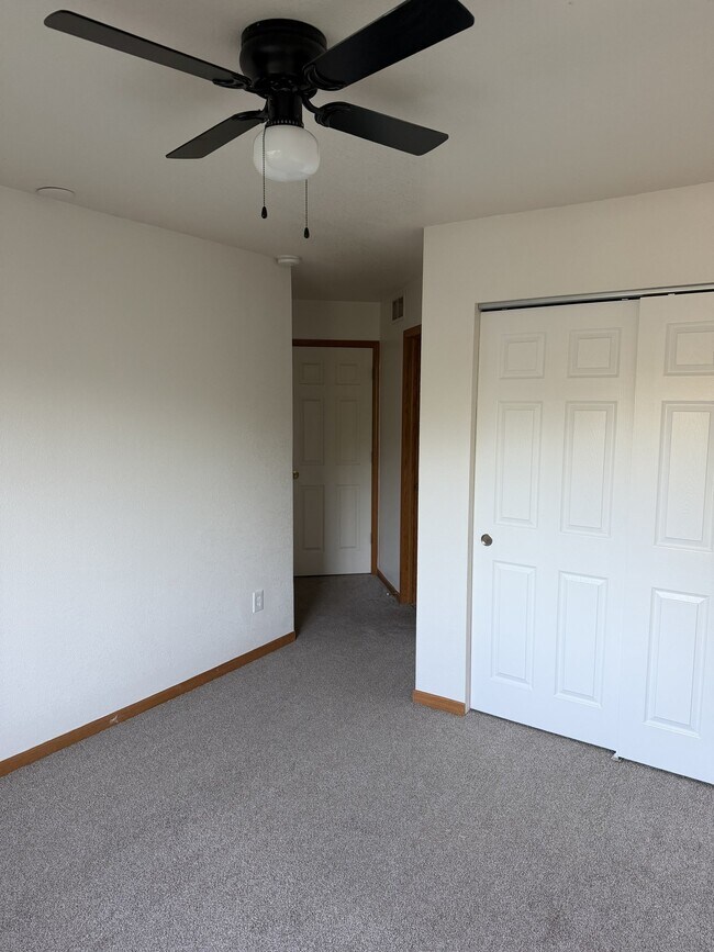 Building Photo - 1637 Westbridge Dr