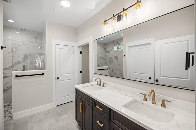 Building Photo - 109 Spruce St