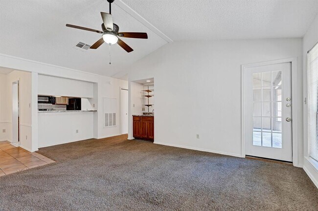 Building Photo - 1202 Thorpe Ln