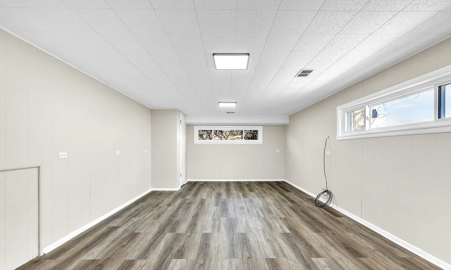 Building Photo - 11011 W Roosevelt Rd