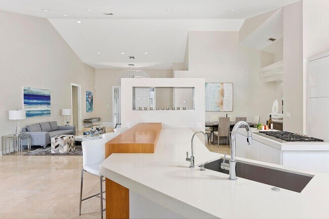 Building Photo - 511 Golden Harbour Dr