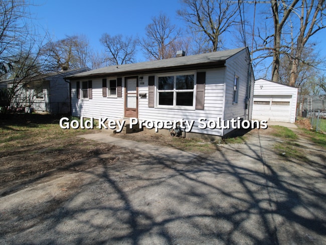 Building Photo - Eastside 3 BR 1 BA House with Garage and Central Air (SECTION 8 APPROVED)