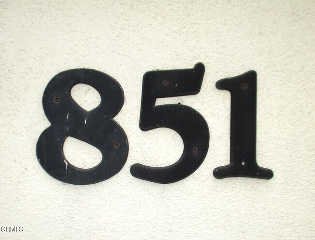 Building Photo - 851 W Crestwood Ave