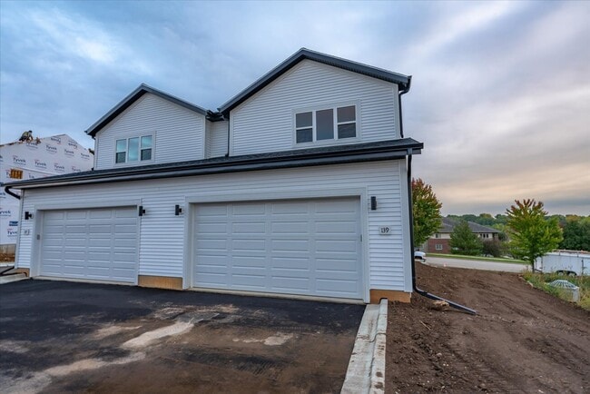 Building Photo - 139 Prairie Heights Dr