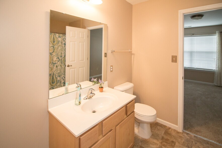2nd bedroom/guest bathroom - 406 S Church St