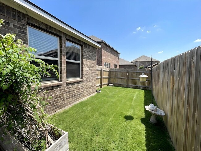 Building Photo - 729 Aliso Trail