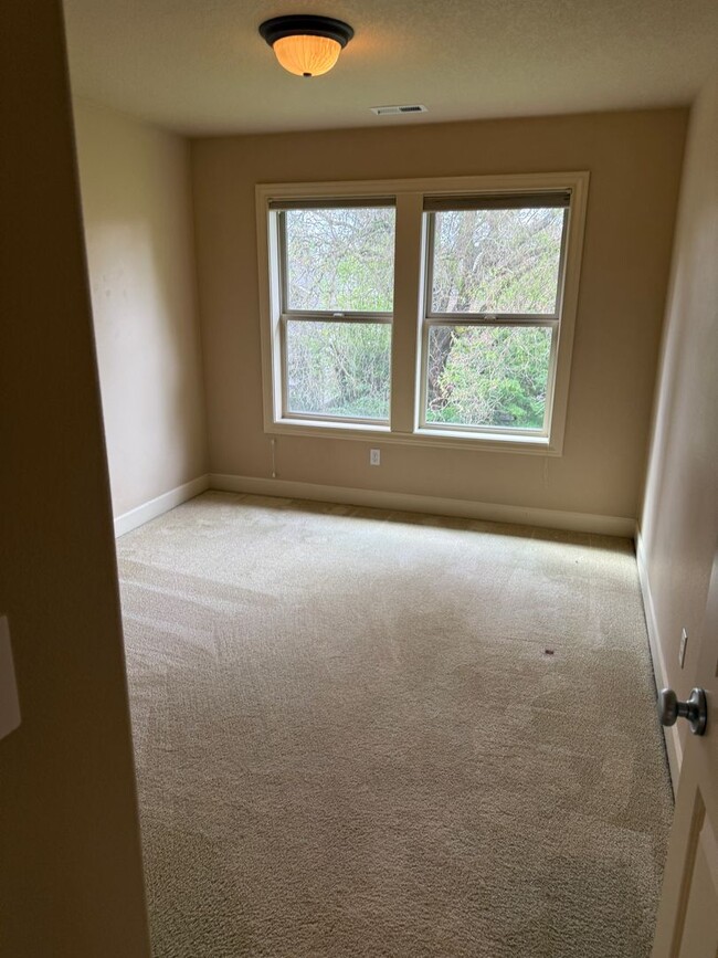 Building Photo - Large Rock Creek Single Family Home