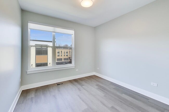 Building Photo - 5424 Old Orchard Rd