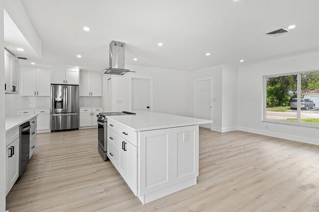 Building Photo - 970 SW 7th St