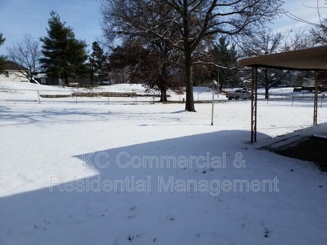 Building Photo - 10013 N Harrison Dr