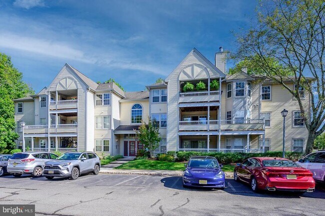 Building Photo - 115 Cascade Ct
