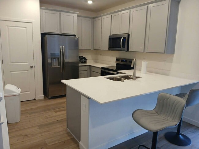 Building Photo - 7811 Silver Pond Wy
