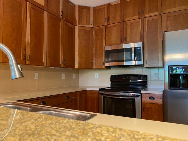 Kitchen - 3251 Louisiana Ave S