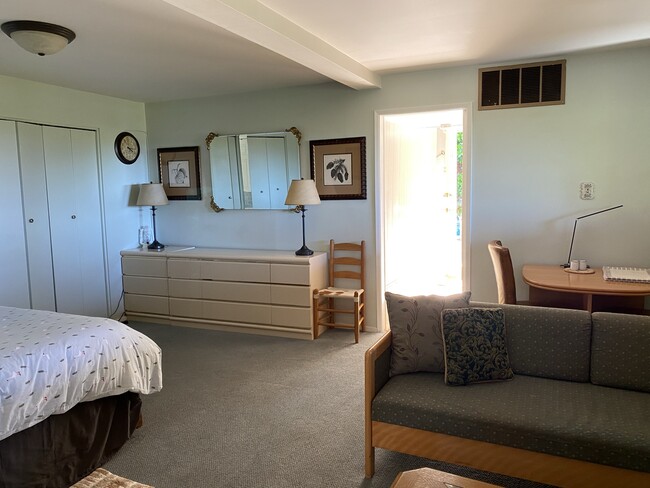 Building Photo - 819 Villa Vista St