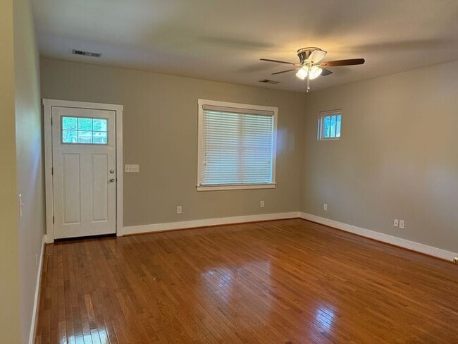 Building Photo - For Rent - Beautiful South Nashville House