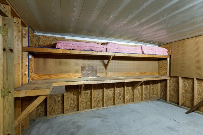 Building Photo - 606 Hilliard Dr