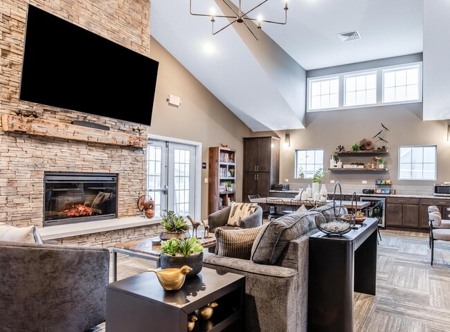 Building Photo - 32 Glade Lp