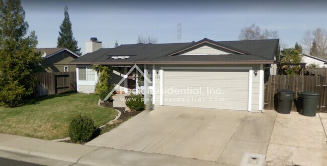 Building Photo - A Fantastic Diamond Oaks 4bd/2ba Home with Pool & Extras!!