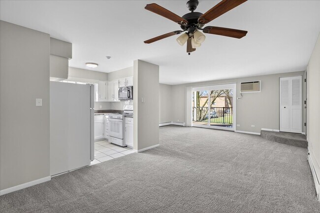 Building Photo - 604 W 65th St