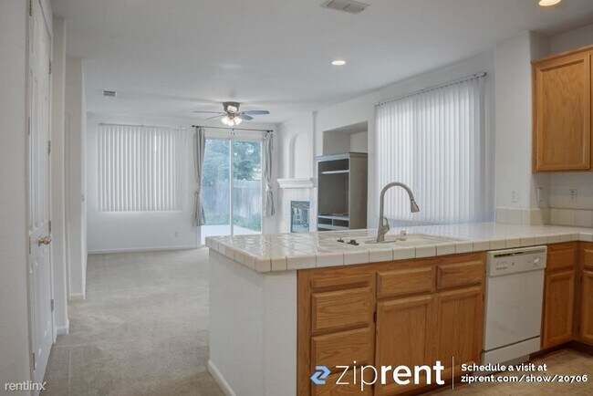 Building Photo - 4 br, 2 bath House - 1834 Zurlo Way, Sacra...
