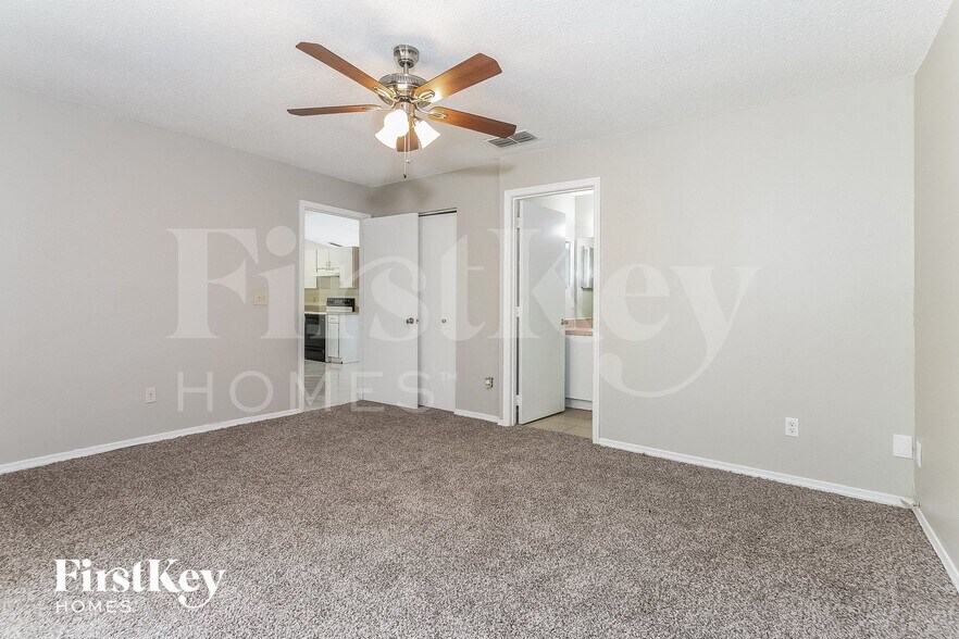 Building Photo - 1420 Kissimmee Dr