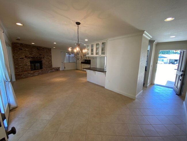 Building Photo - Beautiful Home with a Pool